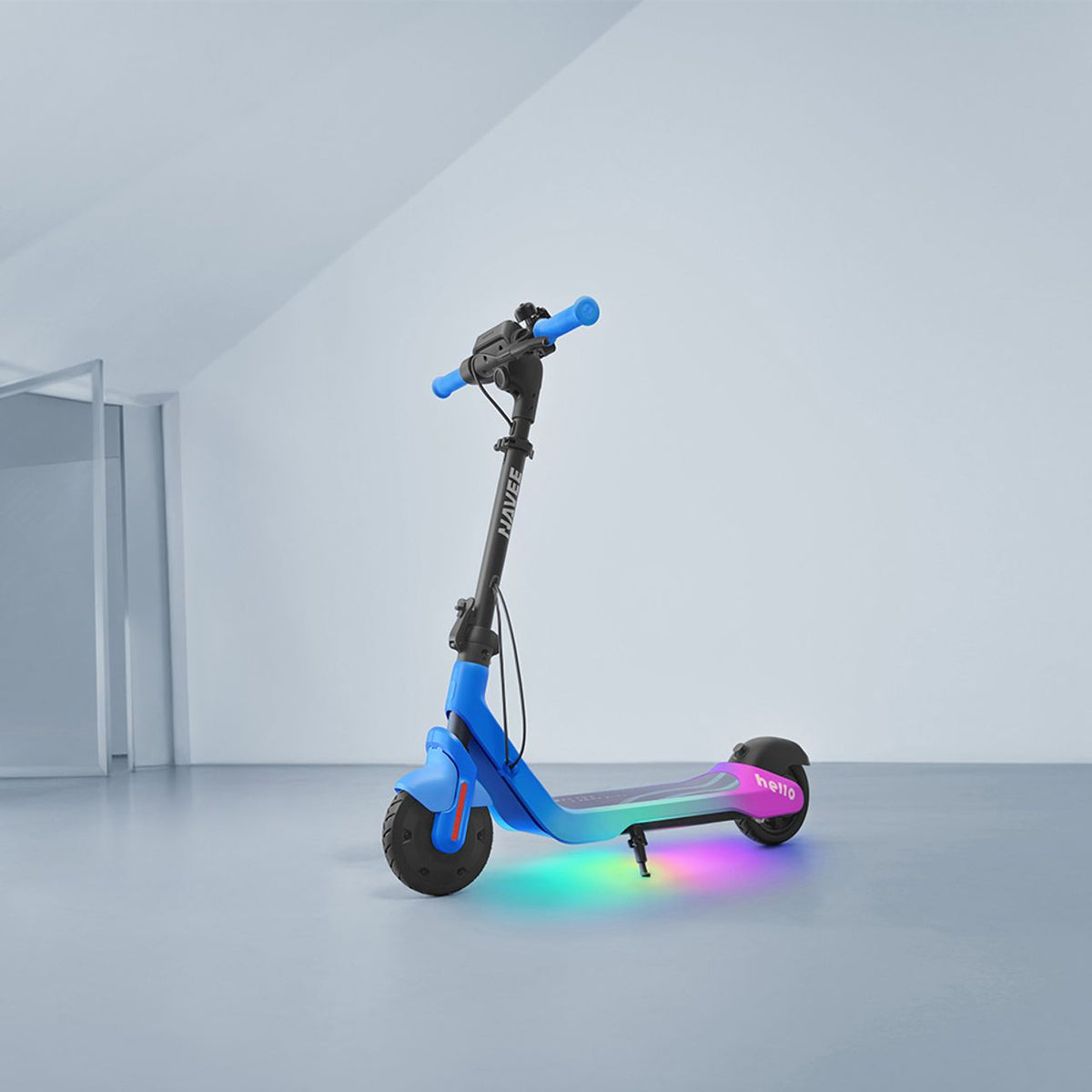 Navee Electric Scooter - scooter in room shot
