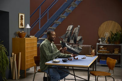 LEGO® Icons Pirates of the Caribbean - Het Piratenschip van Kapitein Jack Sparrow - 10365