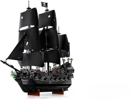 LEGO® Icons Pirates of the Caribbean - Het Piratenschip van Kapitein Jack Sparrow - 10365