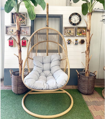 Ogarden Hangstoel Havana– Egg Chair met Bruin Standaard – Grijs Kussen – Voor Binnen & Buiten