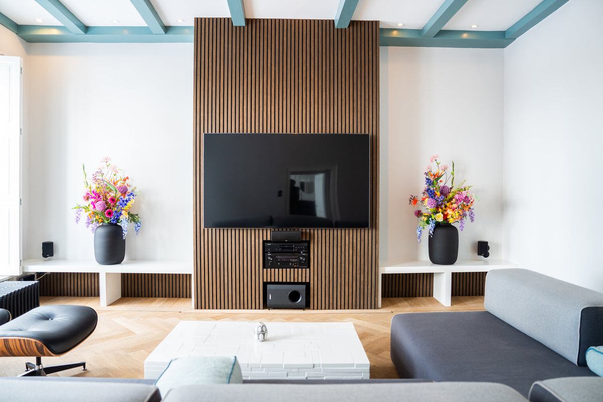 Akustikpanel i røget eg – 240 × 60 cm, ægte træfiner