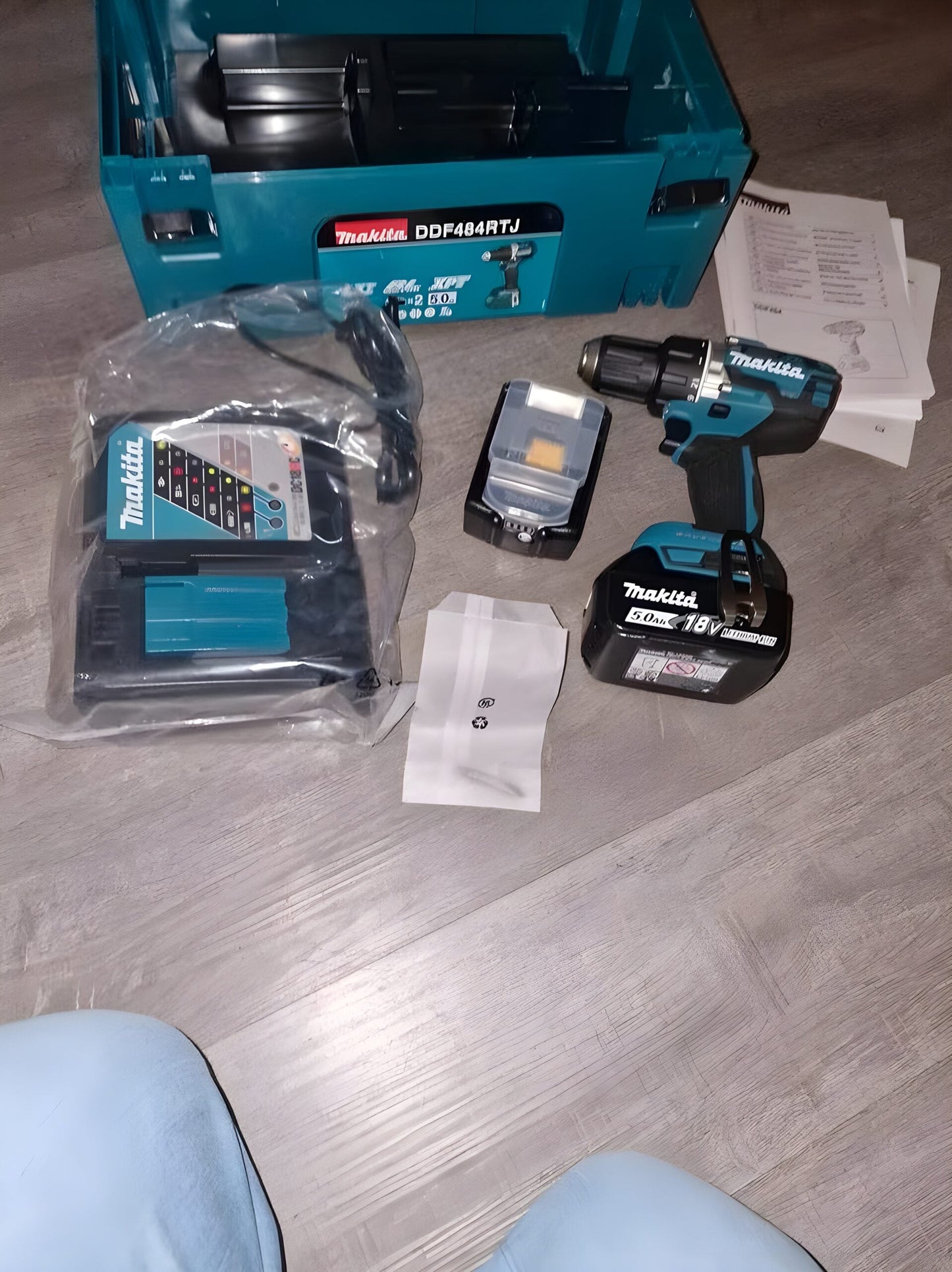 Makita DHW080PT2 | LXT | 2×18 V | Hogedrukreiniger | 80bar | 2 x 5.0 Ah accu + duo snellader