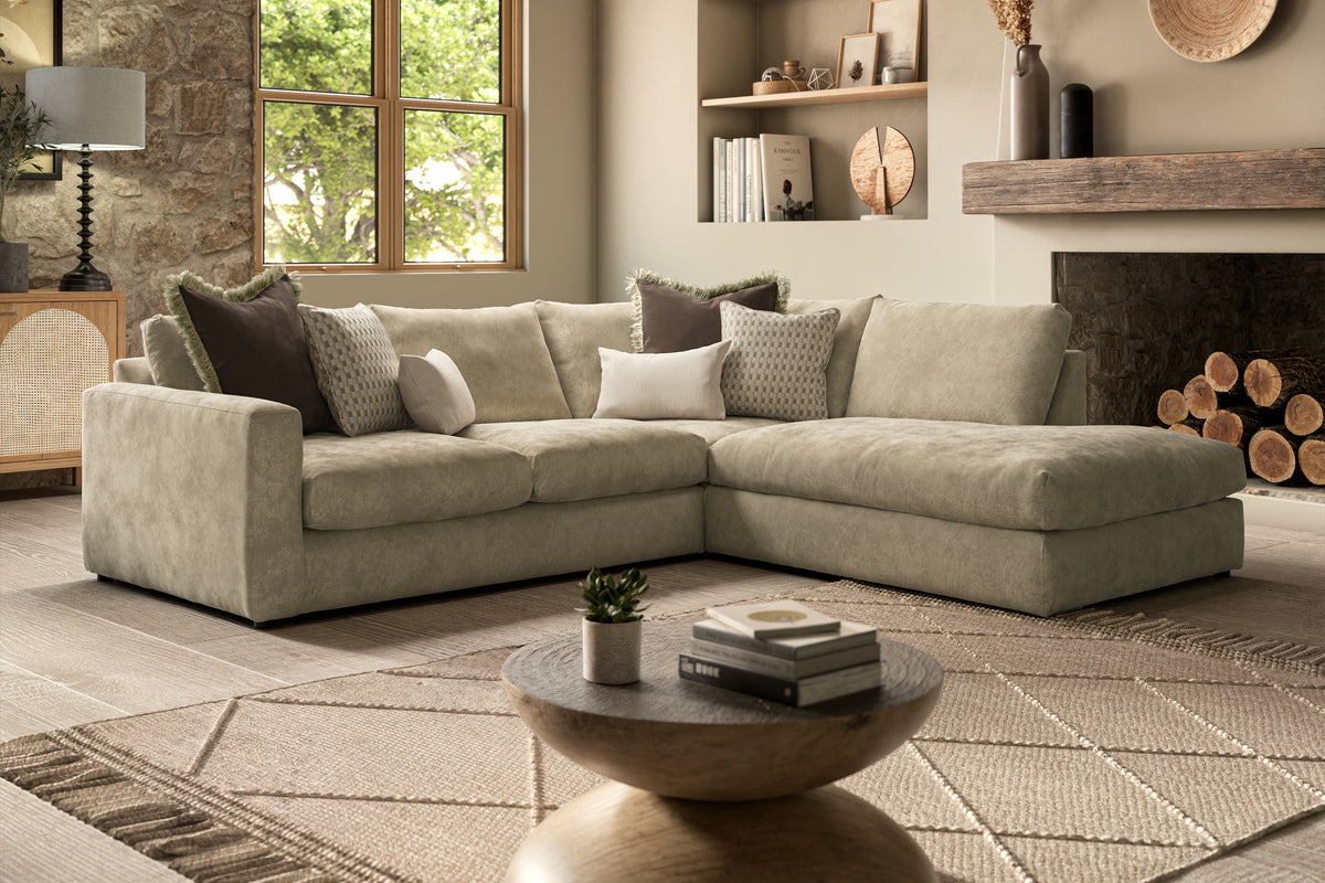 Moderna – 3 Corner 1.5 Right Hand Facing Chs, Feather Flex Interior – Beige