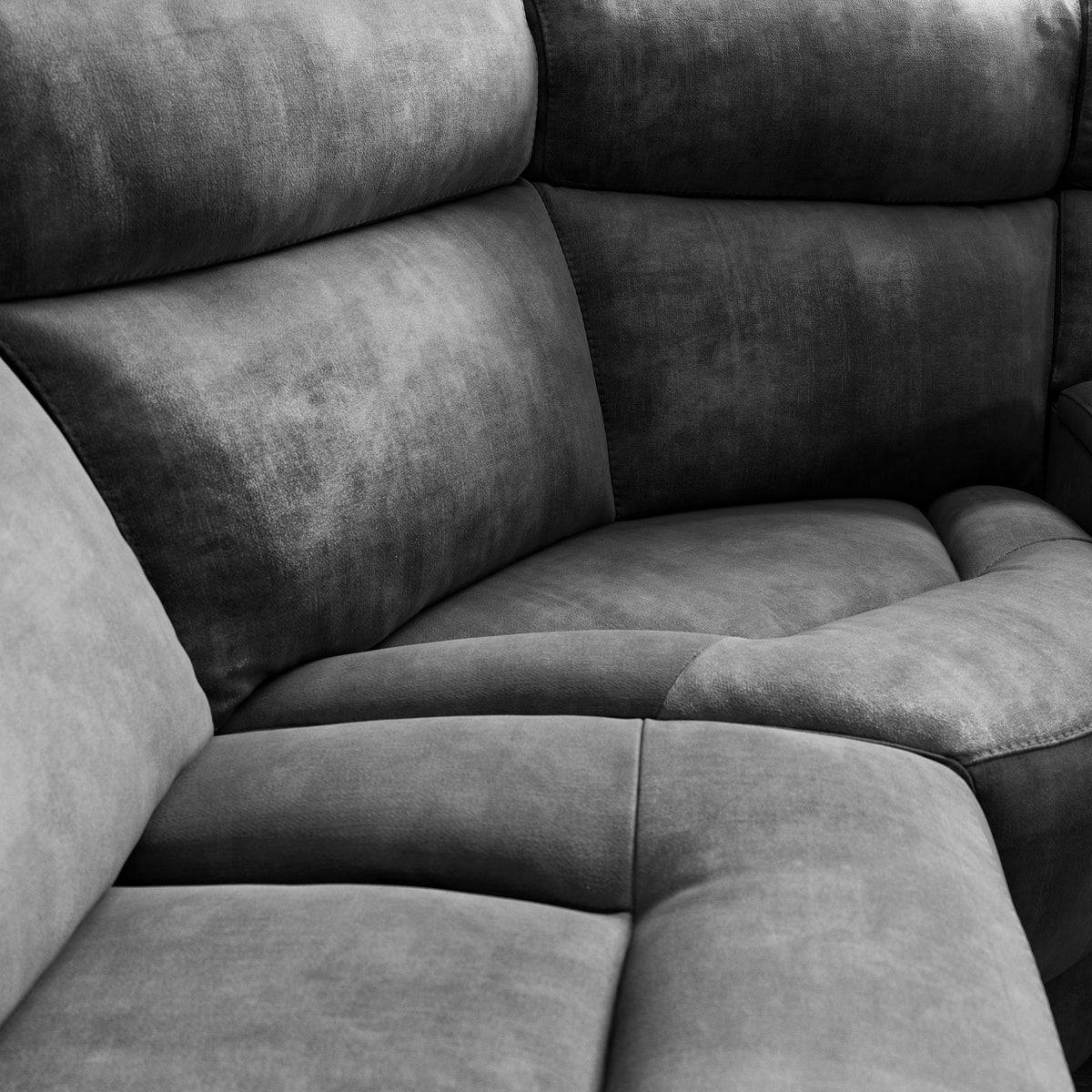 Radleigh – 2.5 Corner 1.5 Triple Recliner Sofa with Smart Console – Grey