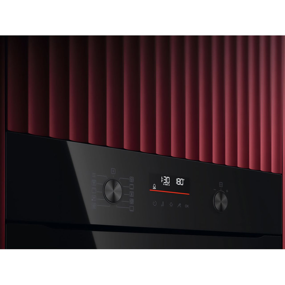 AEG SenseCook Aqua Built In Electric Single Oven - Black - Close up shot