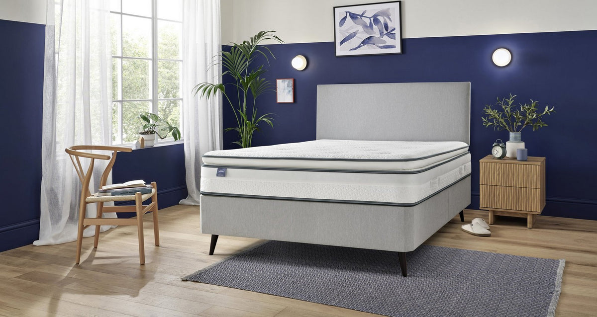 Silentnight Miracoil UltraGel Pillowtop Mattress – Double (4 ft 6) Mattress – image 6